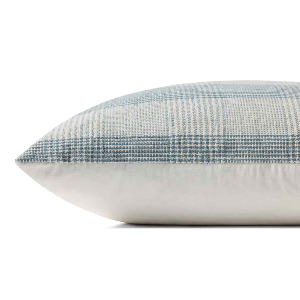 Chris Loves Julia x Loloi Auggie Collection Blue / White Pillow PCJ0021 Blue / White / 22'' x 22'' Cover Only