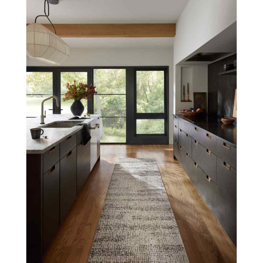 Loloi II Darby Collection Oatmeal / Charcoal Rug DAR-02 Oatmeal / Charcoal / 18" x 18" Sample