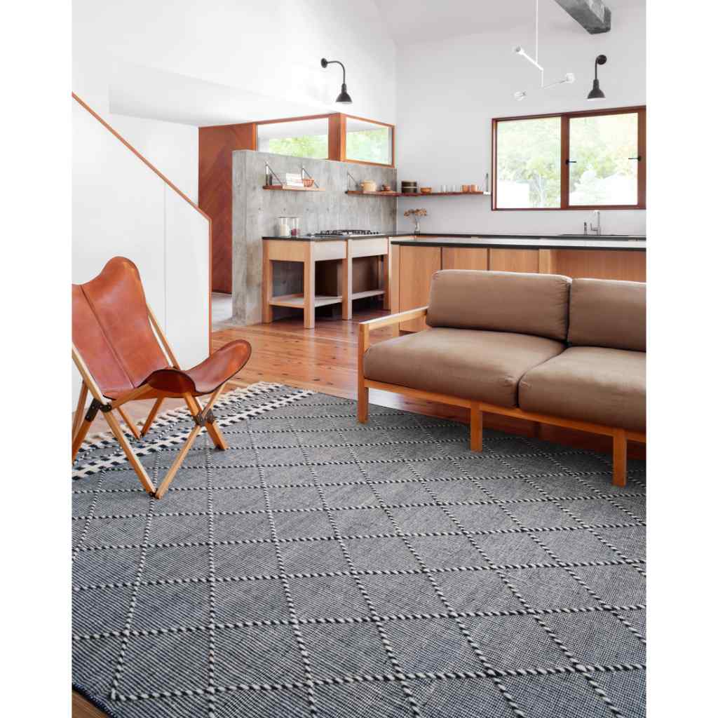Loloi II Sawyer Collection Navy Rug SAW-02 Navy / 18" x 18" Sample