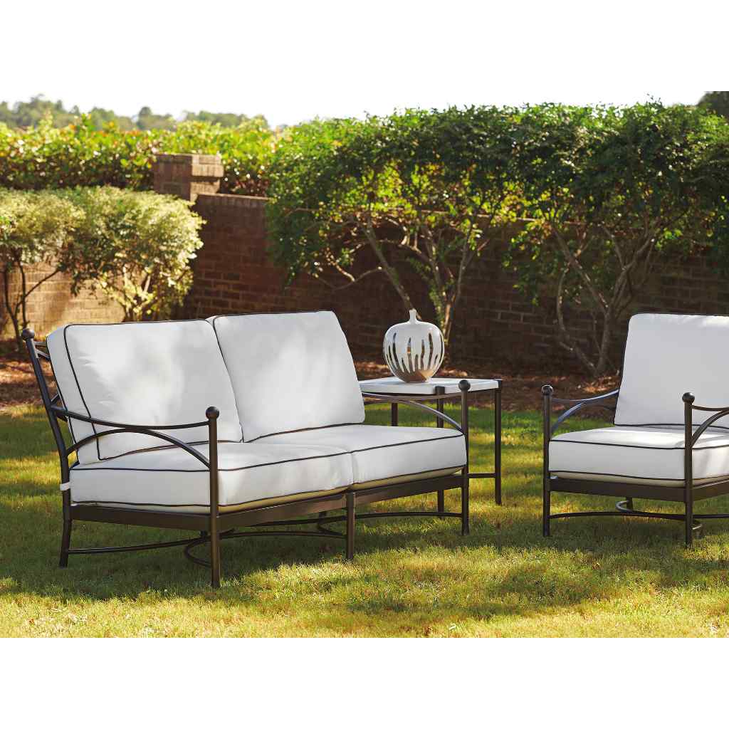 Love Seat - Pavlova White