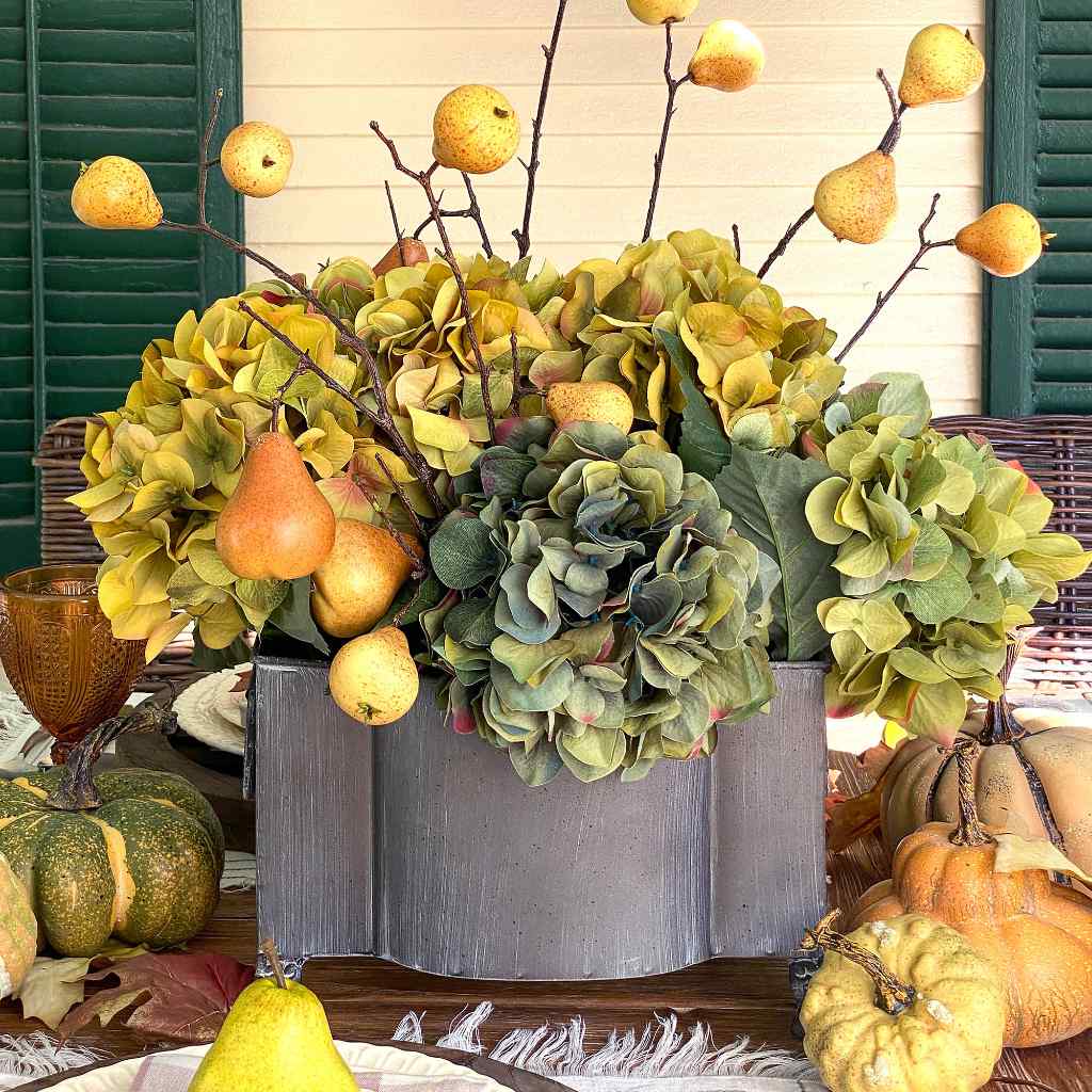 Handsome Footed Metal Planter, Set of 2 Gray