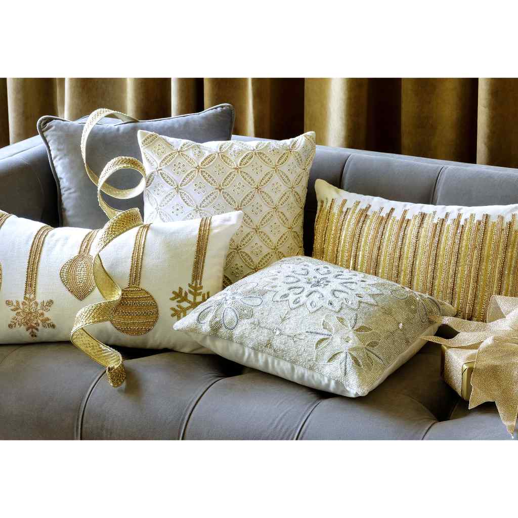 Petite Fleur Velvet Pillow Beige